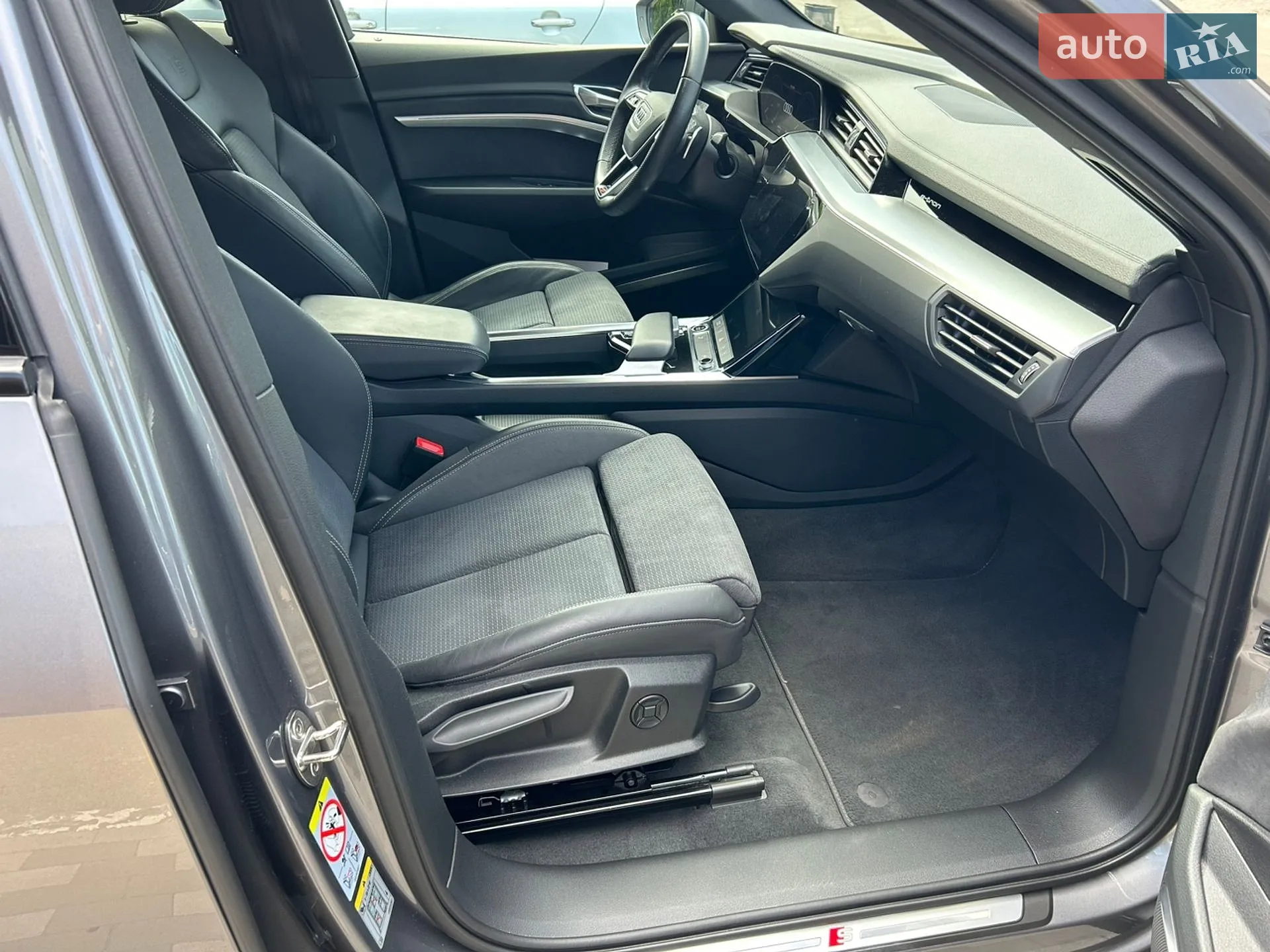 2022 Audi e-tron Sportback - мініатюра 35