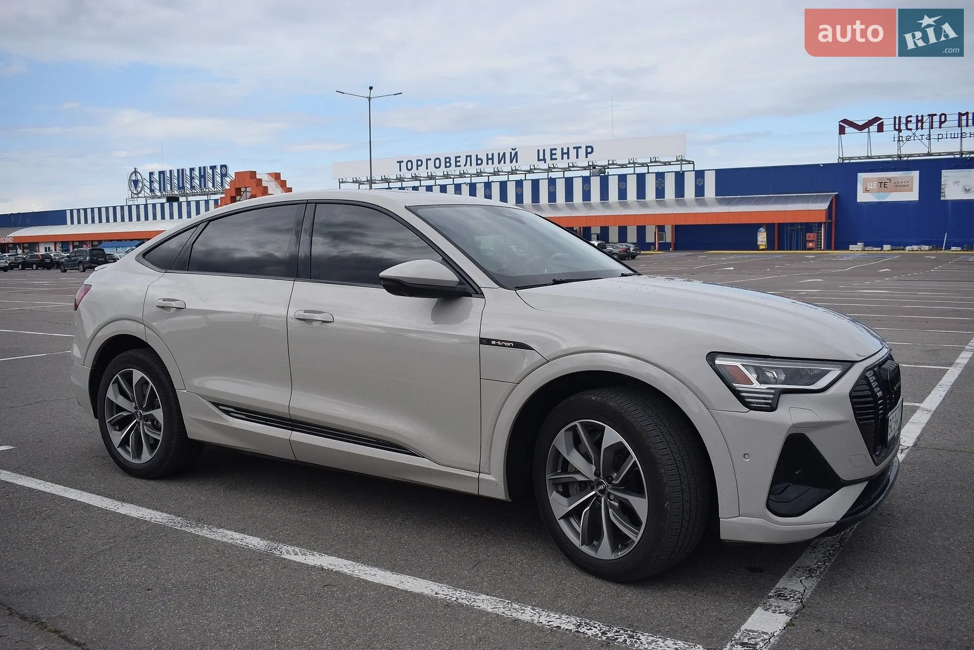 2020 Audi e-tron Sportback - мініатюра 3