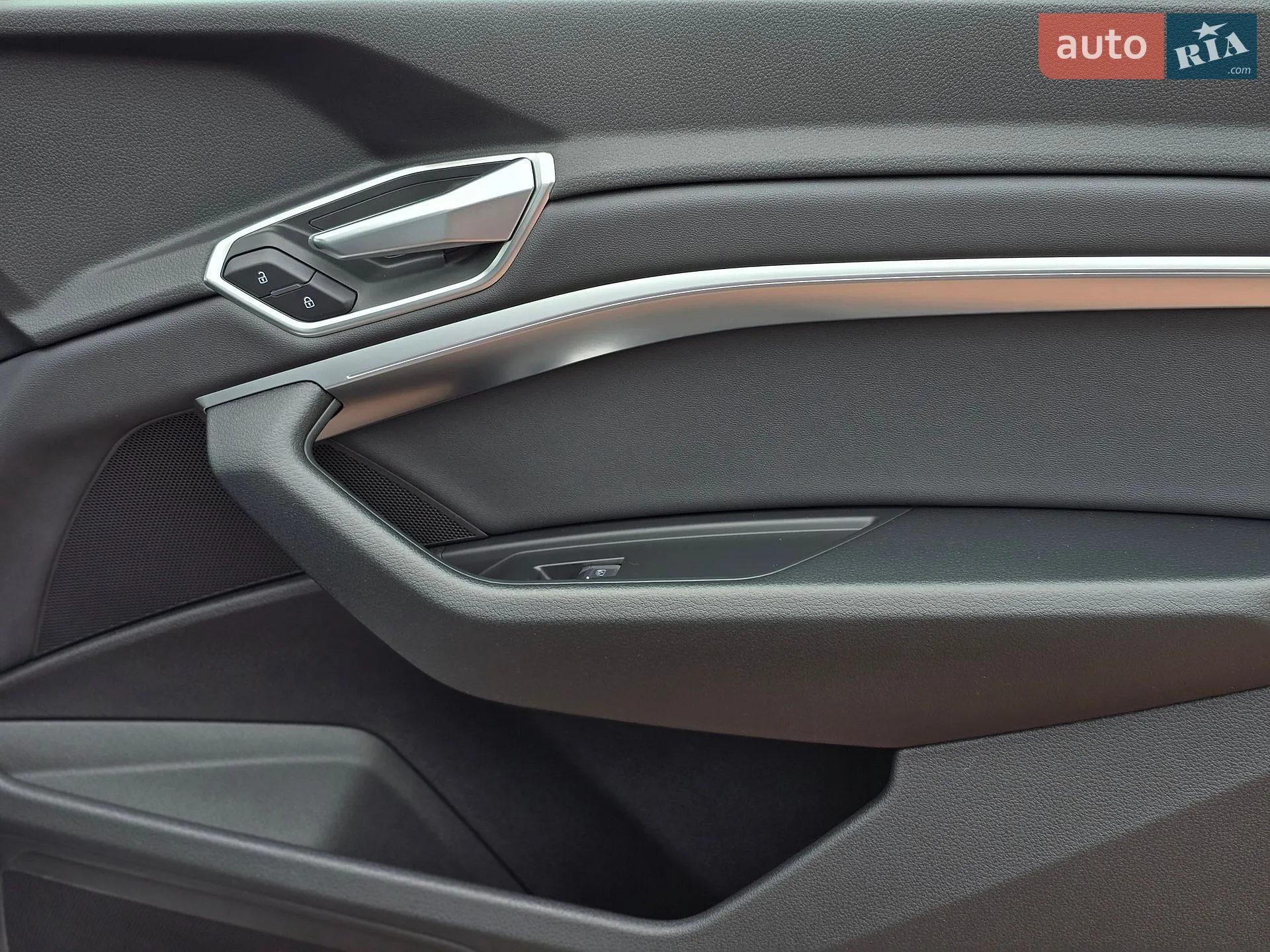 2020 Audi e-tron Sportback - мініатюра 31