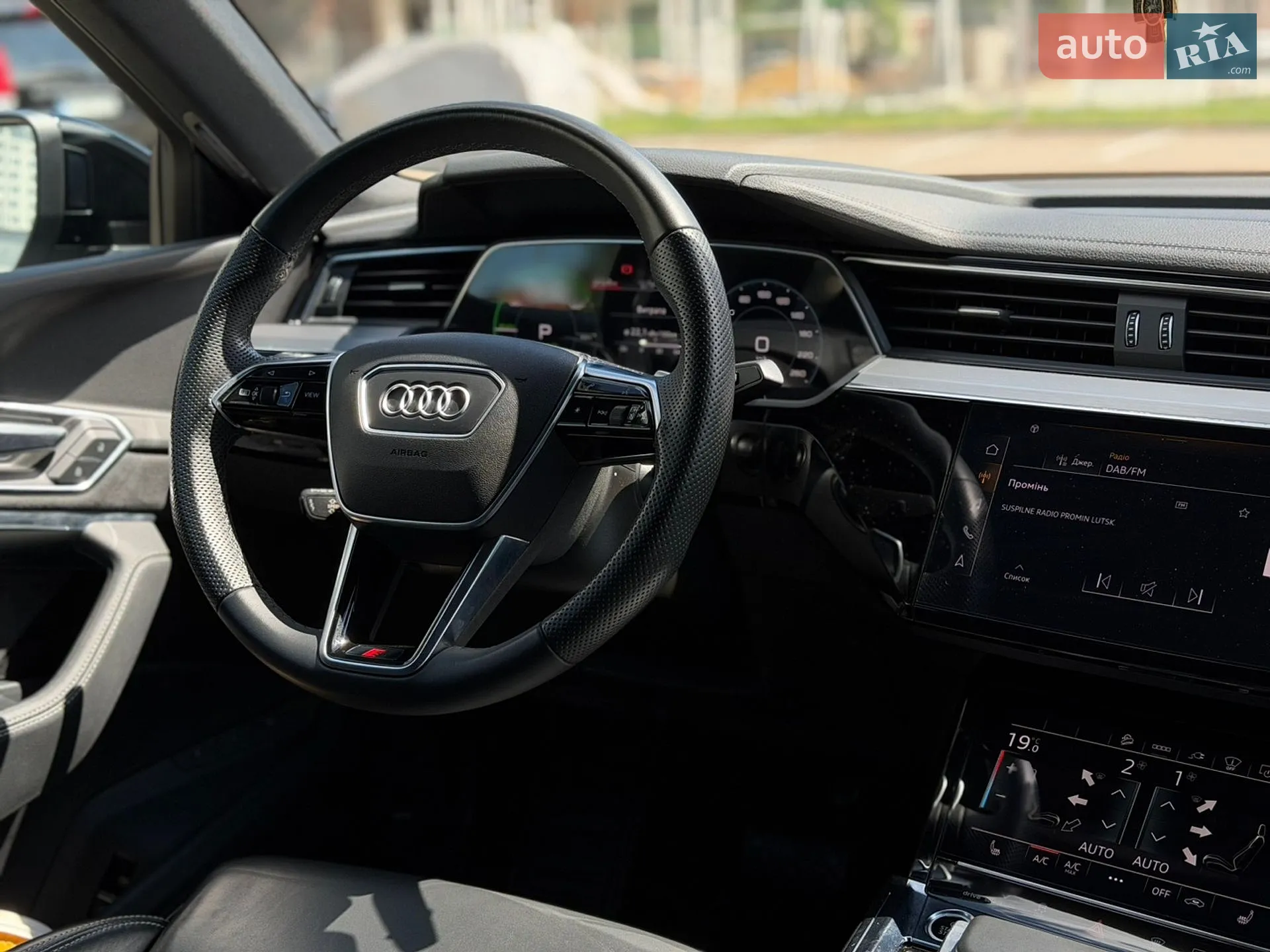 2022 Audi e-tron Sportback - мініатюра 17