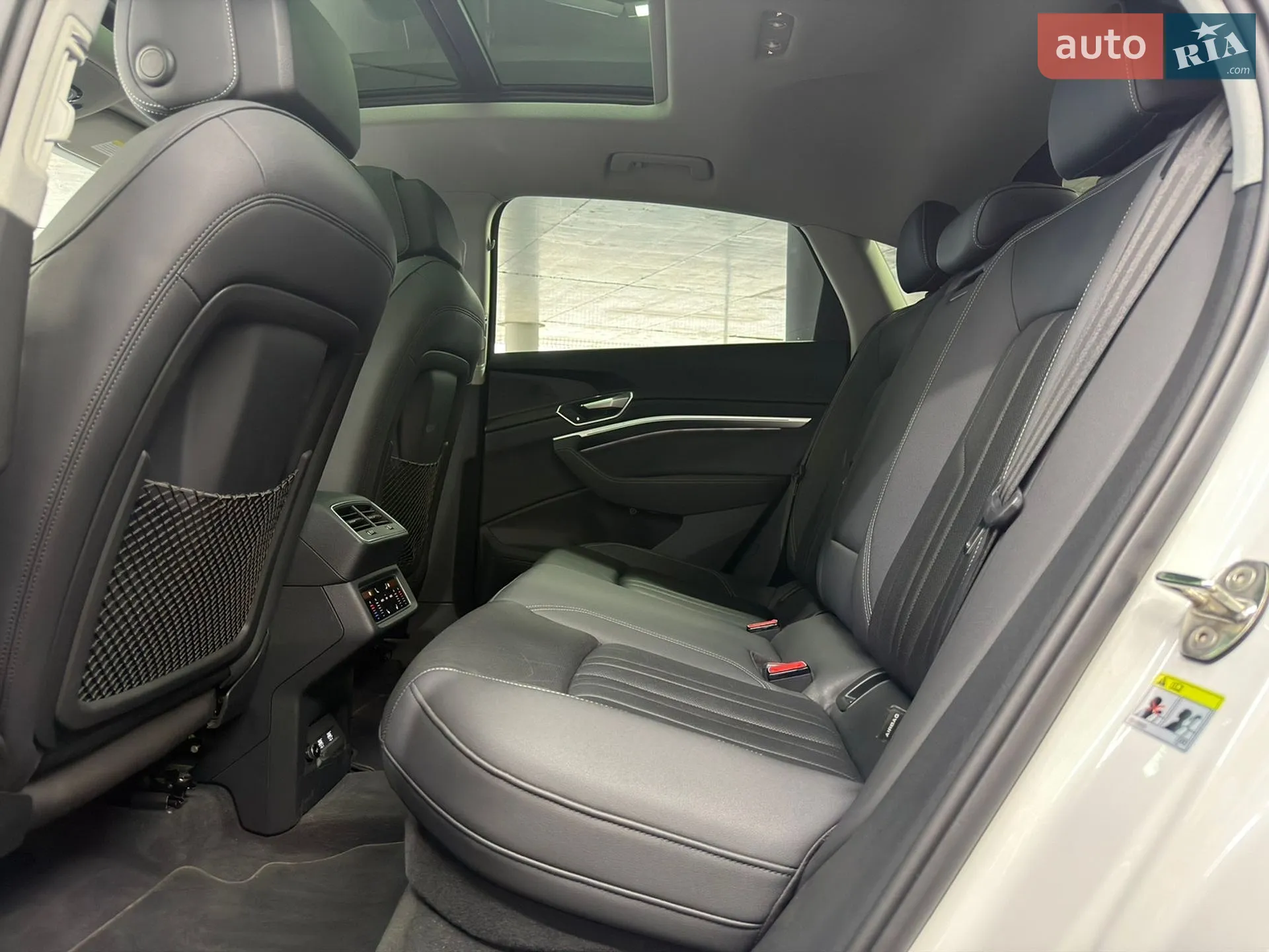 2020 Audi e-tron Sportback - мініатюра 25