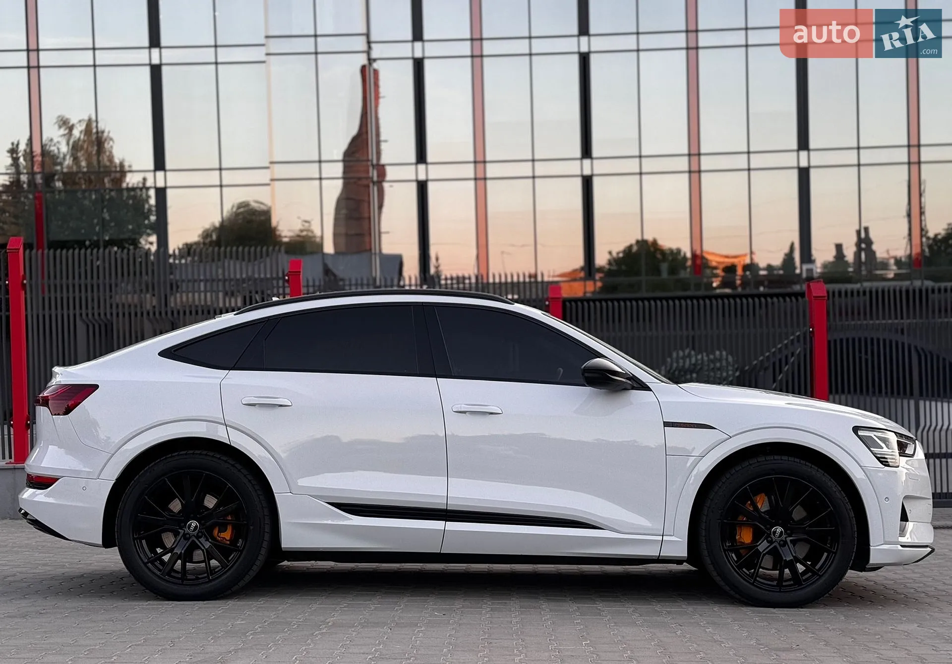 2022 Audi e-tron Sportback - мініатюра 12