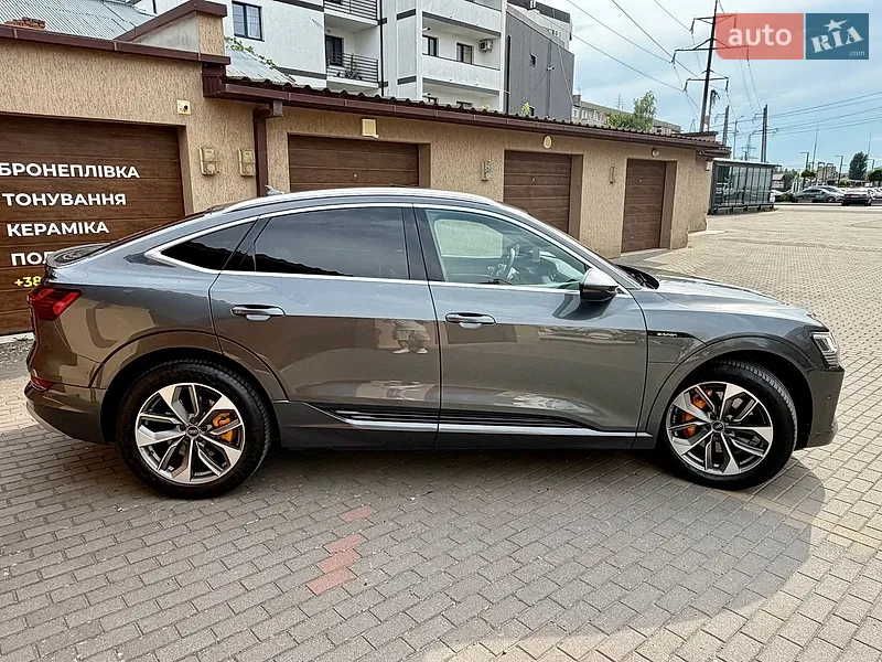 Audi e-tron Sportback 2021 VIN WAUZZZGE6MB040772 фото оголошення 4 з 60