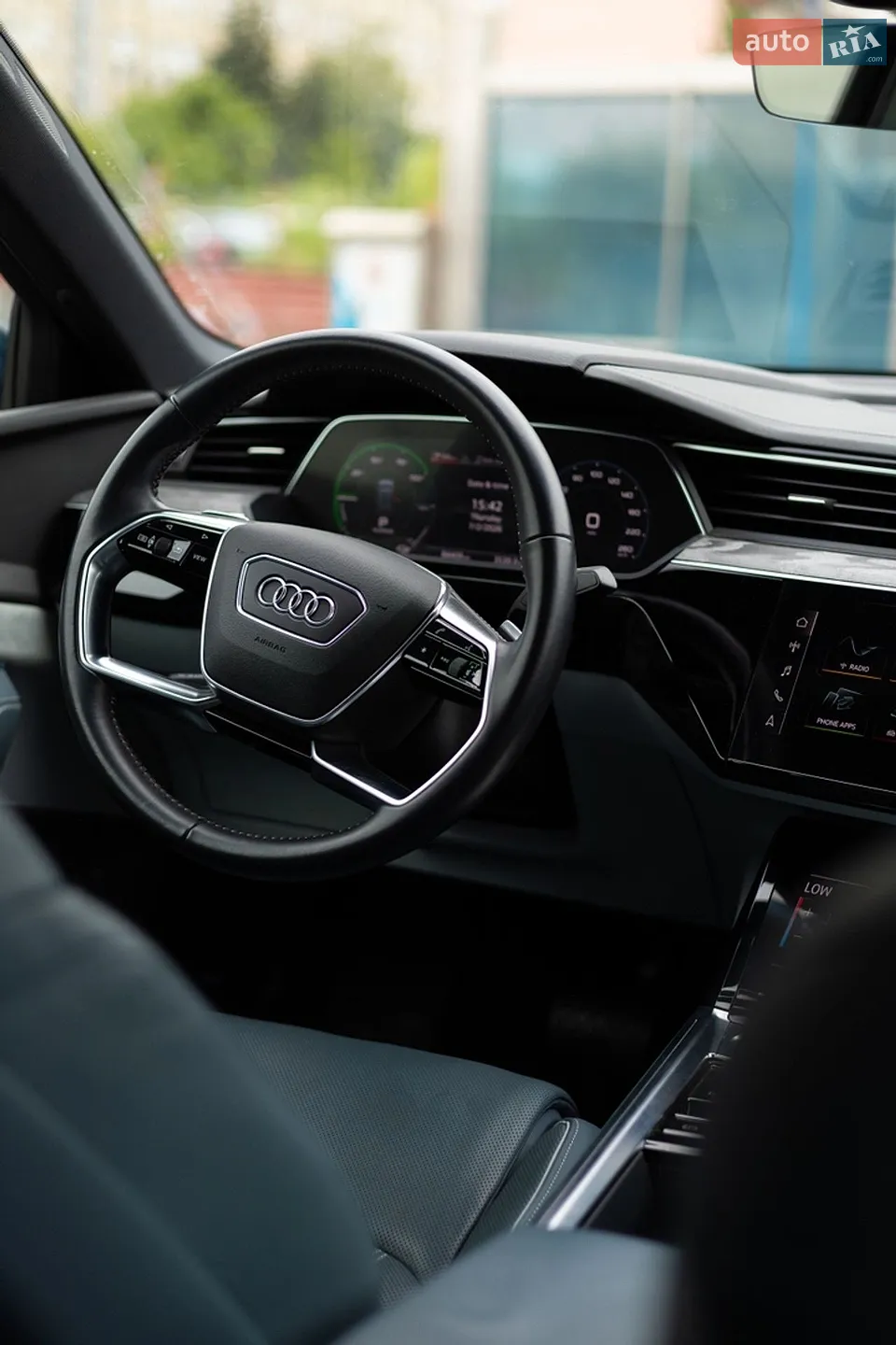 2020 Audi e-tron Sportback - мініатюра 11