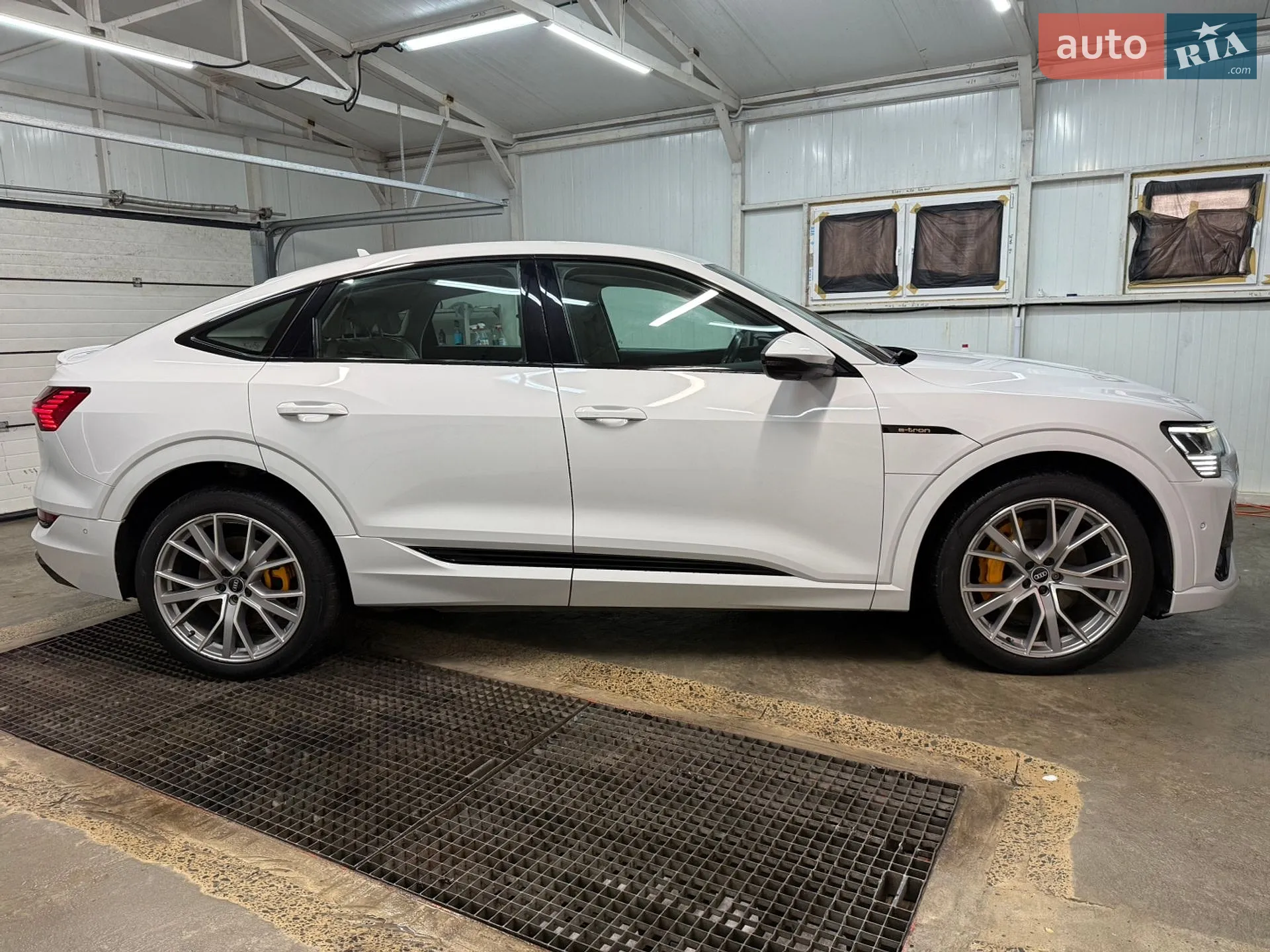 2021 Audi e-tron Sportback - мініатюра 21