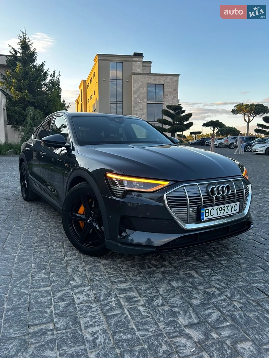2021 Audi e-tron Sportback - мініатюра 2