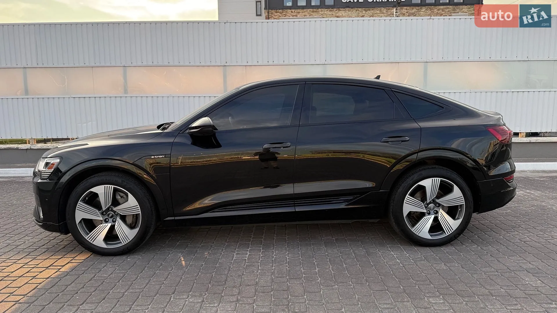 2020 Audi e-tron Sportback - мініатюра 3