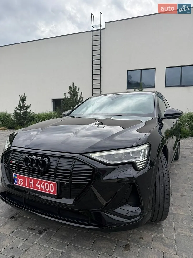 2022 Audi e-tron Sportback - фото 1