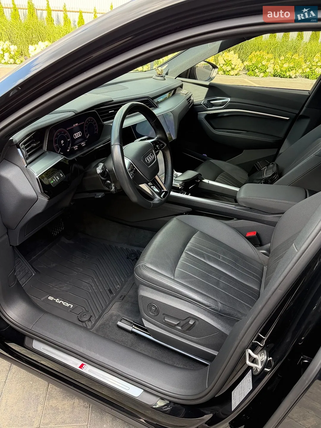 2022 Audi e-tron Sportback - мініатюра 14