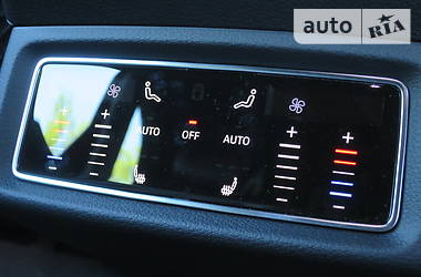 Позашляховик / Кросовер Audi e-tron 2019 в 