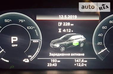 Позашляховик / Кросовер Audi e-tron 2019 в 