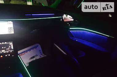 Позашляховик / Кросовер Audi e-tron 2019 в 