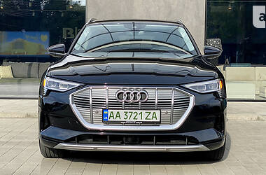 Внедорожник / Кроссовер Audi e-tron 2019 в 