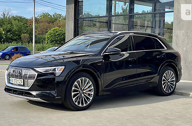 Внедорожник / Кроссовер Audi e-tron 2019 в 