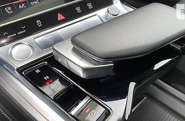 Внедорожник / Кроссовер Audi e-tron 2019 в 