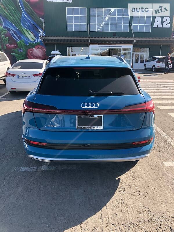 Позашляховик / Кросовер Audi e-tron 2019 в Києві