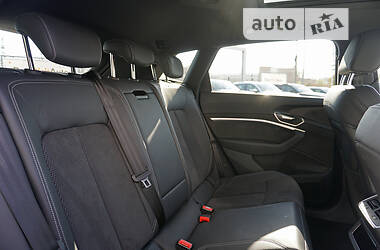 Внедорожник / Кроссовер Audi e-tron 2019 в 