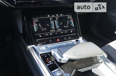 Внедорожник / Кроссовер Audi e-tron 2019 в 