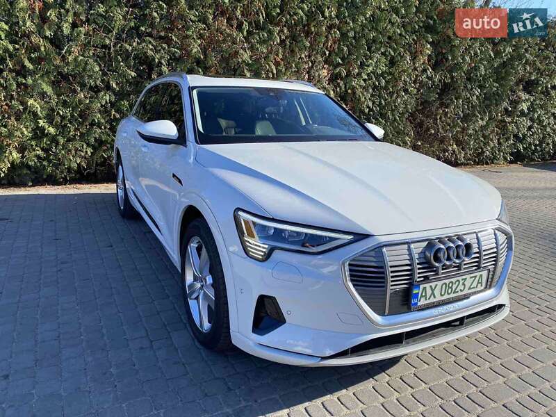 Позашляховик / Кросовер Audi e-tron 2019 в Львові