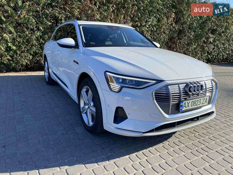 Позашляховик / Кросовер Audi e-tron 2019 в Львові