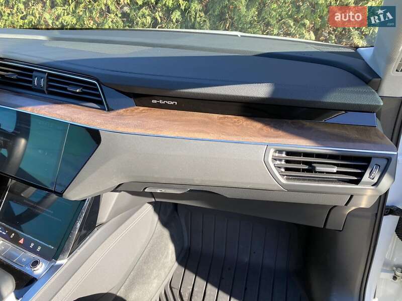 Позашляховик / Кросовер Audi e-tron 2019 в Львові
