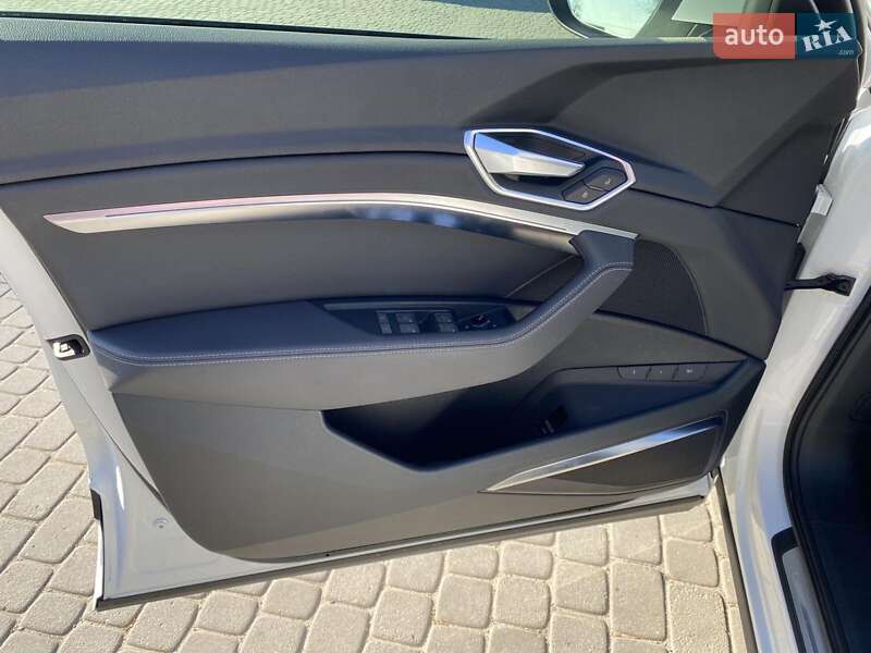 Позашляховик / Кросовер Audi e-tron 2019 в Львові