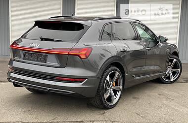 Позашляховик / Кросовер Audi e-tron 2022 в Києві