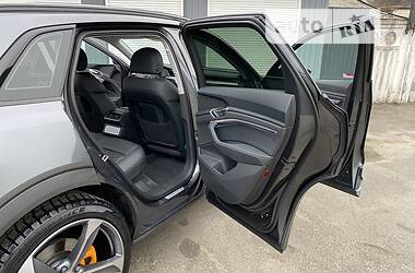 Позашляховик / Кросовер Audi e-tron 2022 в Києві
