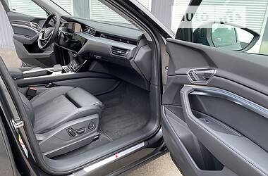 Позашляховик / Кросовер Audi e-tron 2022 в Києві