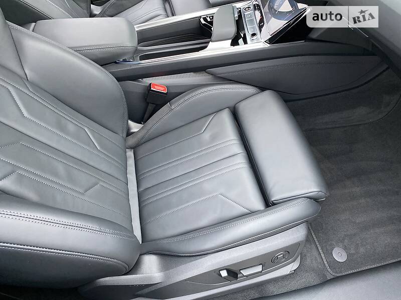 Позашляховик / Кросовер Audi e-tron 2022 в Києві