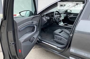 Позашляховик / Кросовер Audi e-tron 2022 в Києві