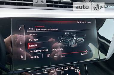 Позашляховик / Кросовер Audi e-tron 2022 в Києві