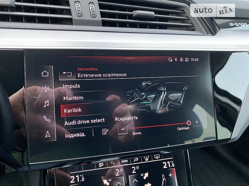 Позашляховик / Кросовер Audi e-tron 2022 в Києві