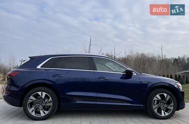 Внедорожник / Кроссовер Audi e-tron 2020 в 