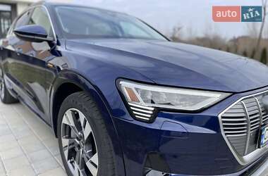 Внедорожник / Кроссовер Audi e-tron 2020 в 