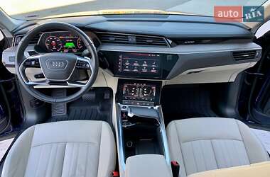 Внедорожник / Кроссовер Audi e-tron 2020 в 