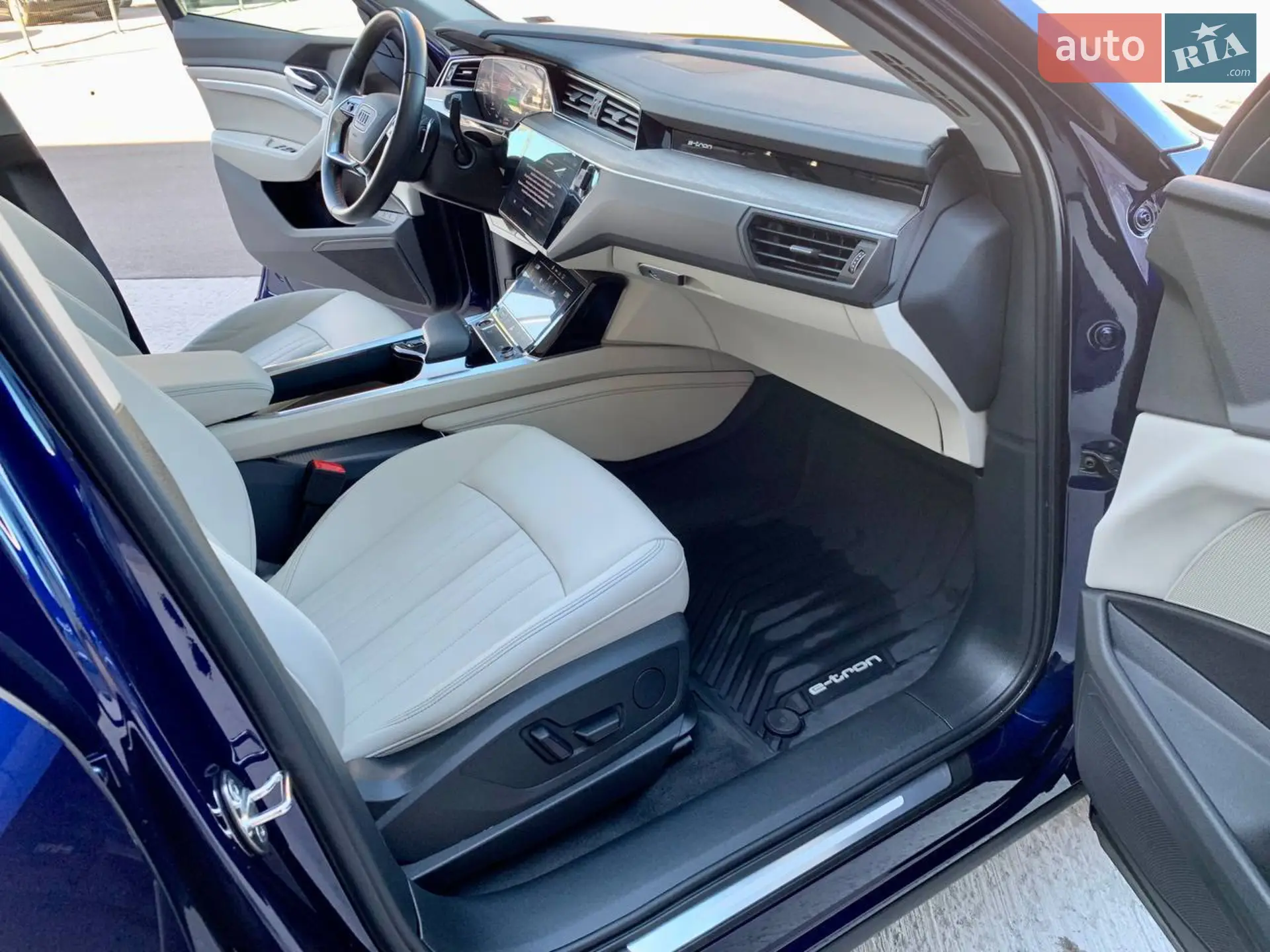 2020 Audi e-tron - мініатюра 32