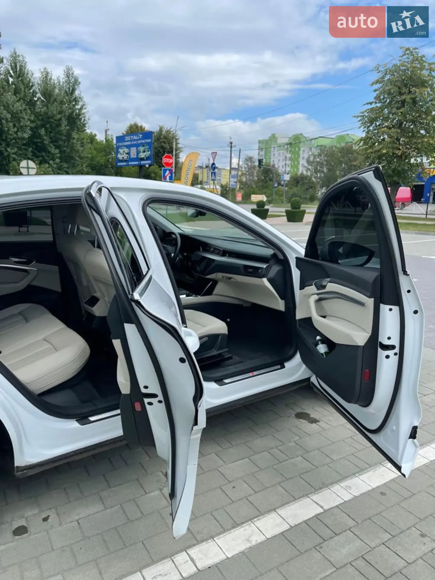 2020 Audi e-tron - мініатюра 5
