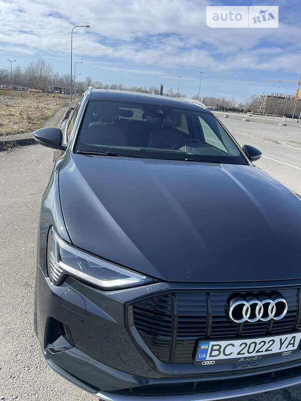 Audi e-tron 2020