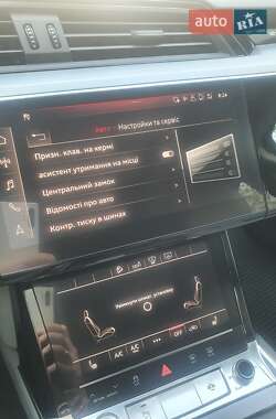 Внедорожник / Кроссовер Audi e-tron 2019 в 
