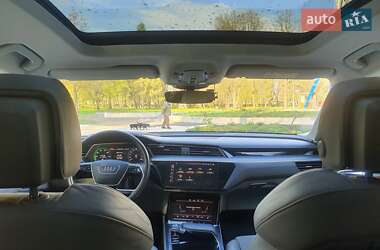 Внедорожник / Кроссовер Audi e-tron 2019 в 