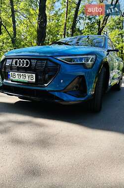 Внедорожник / Кроссовер Audi e-tron 2020 в 