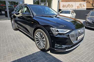 Позашляховик / Кросовер Audi e-tron 2020 в 