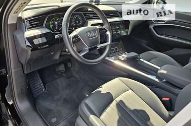 Позашляховик / Кросовер Audi e-tron 2020 в 