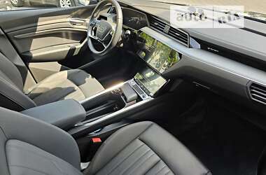 Позашляховик / Кросовер Audi e-tron 2020 в 