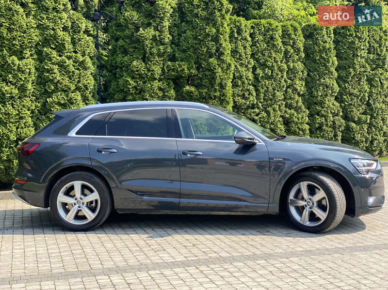 Внедорожник / Кроссовер Audi e-tron 2019 в Львове фото 4 Внедорожник / Кроссовер Audi e-tron 2019 в Львове
