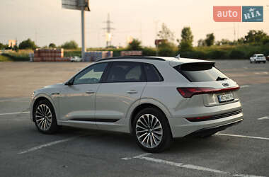 Внедорожник / Кроссовер Audi e-tron 2020 в 