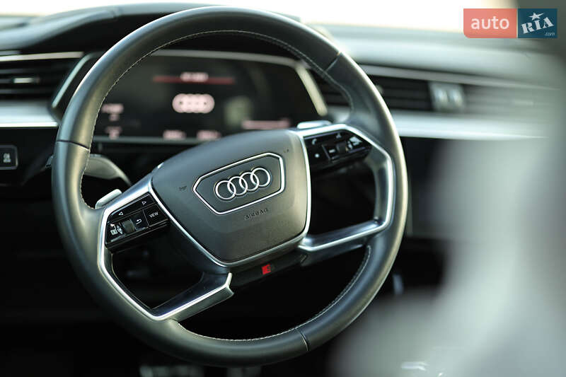 Внедорожник / Кроссовер Audi e-tron 2020 в Ужгороде