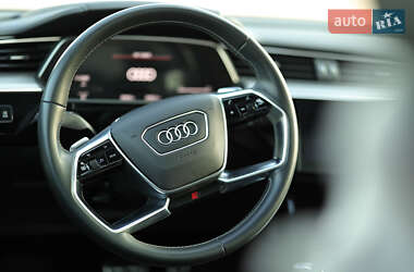 Внедорожник / Кроссовер Audi e-tron 2020 в 