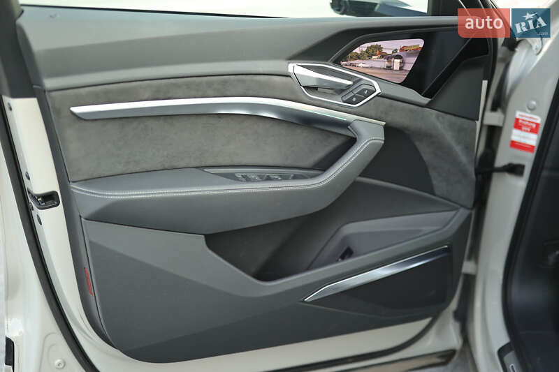 Внедорожник / Кроссовер Audi e-tron 2020 в Ужгороде